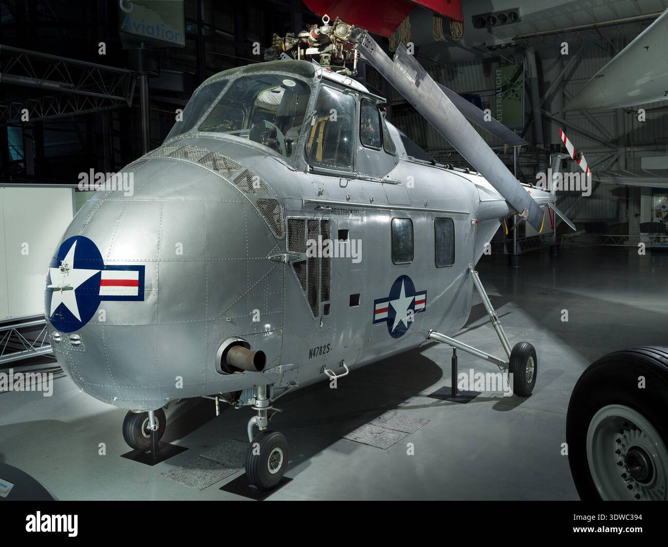 Sikorsky yh 19 helicopter hi-res stock photography and images - Alamy