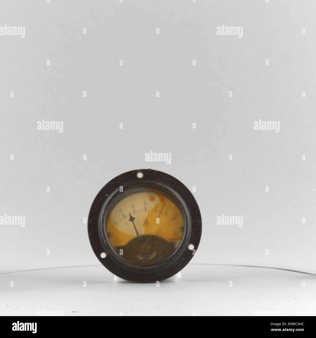 Red dial marking hi-res stock photography and images - Alamy