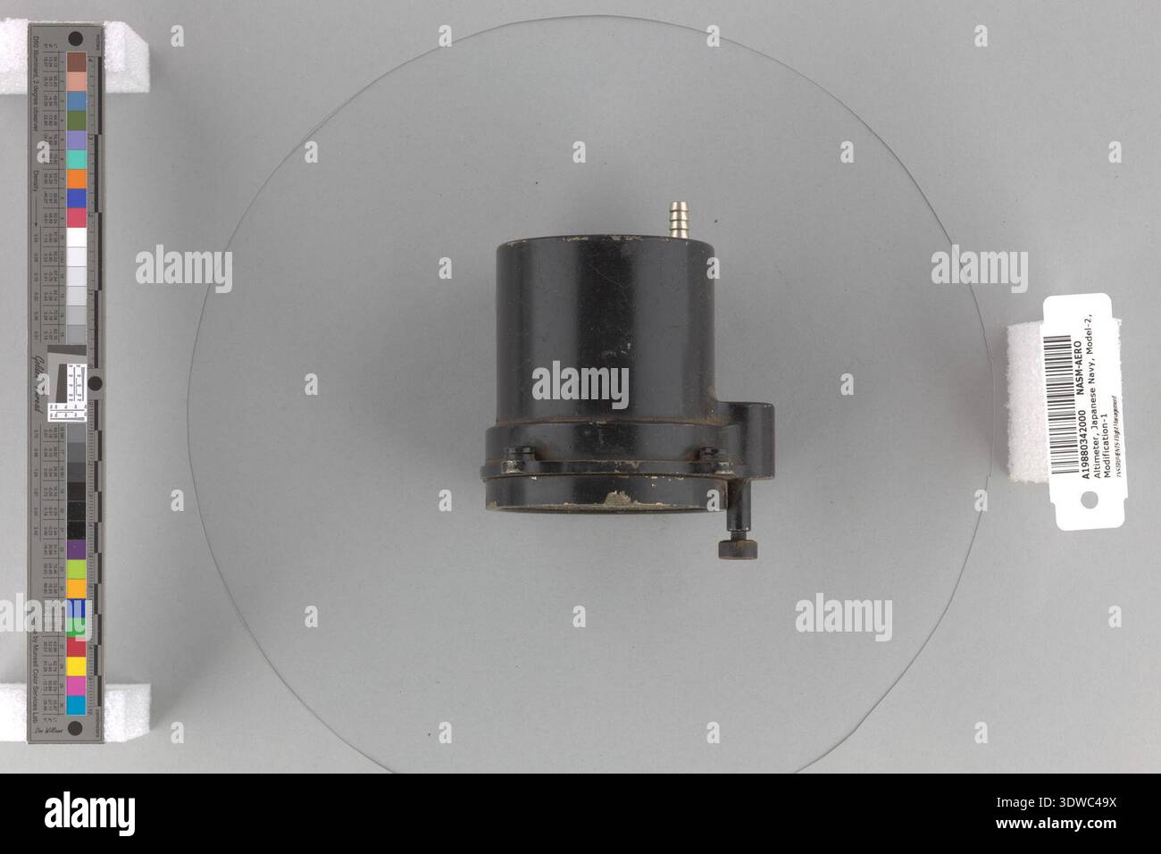 2 inch depth measurement hi-res stock photography and images - Alamy