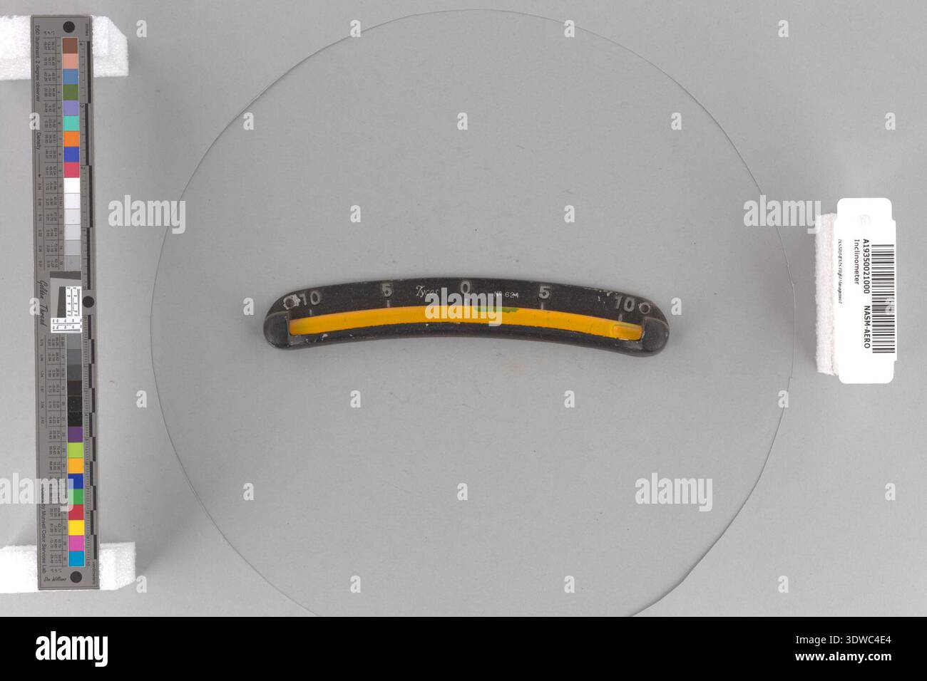Early cockpit stability instrument hi-res stock photography and images ...