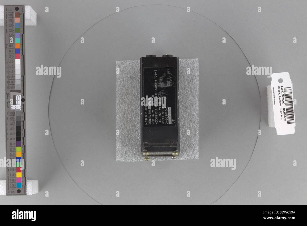 Crew capsule system gauge hi-res stock photography and images - Alamy