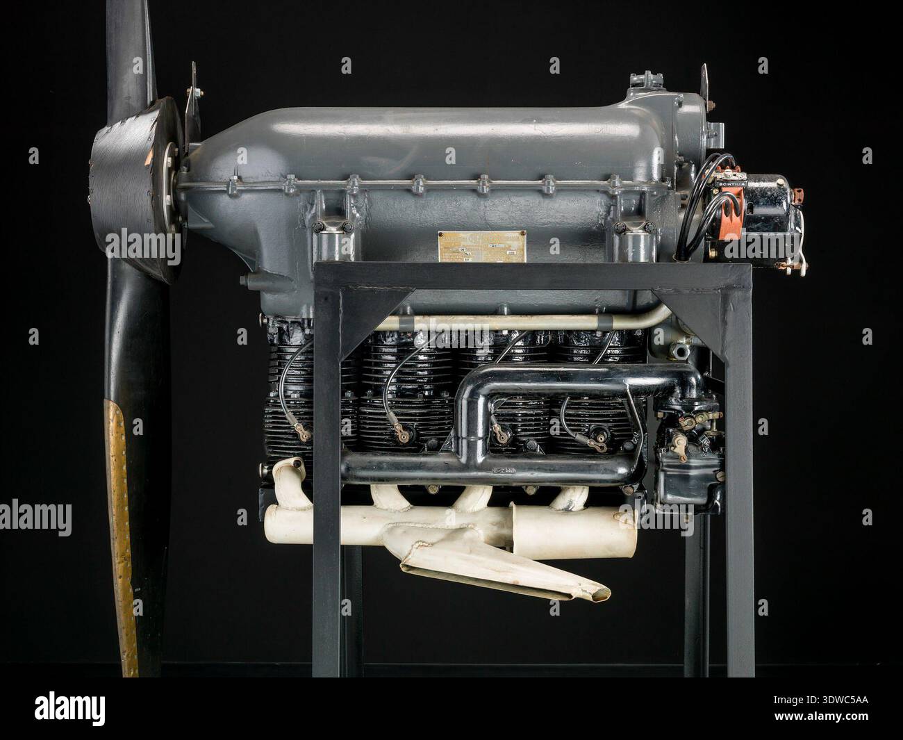 First Inverted Vee Engine Inline four cylinder layout hi-res stock photography and images - Alamy