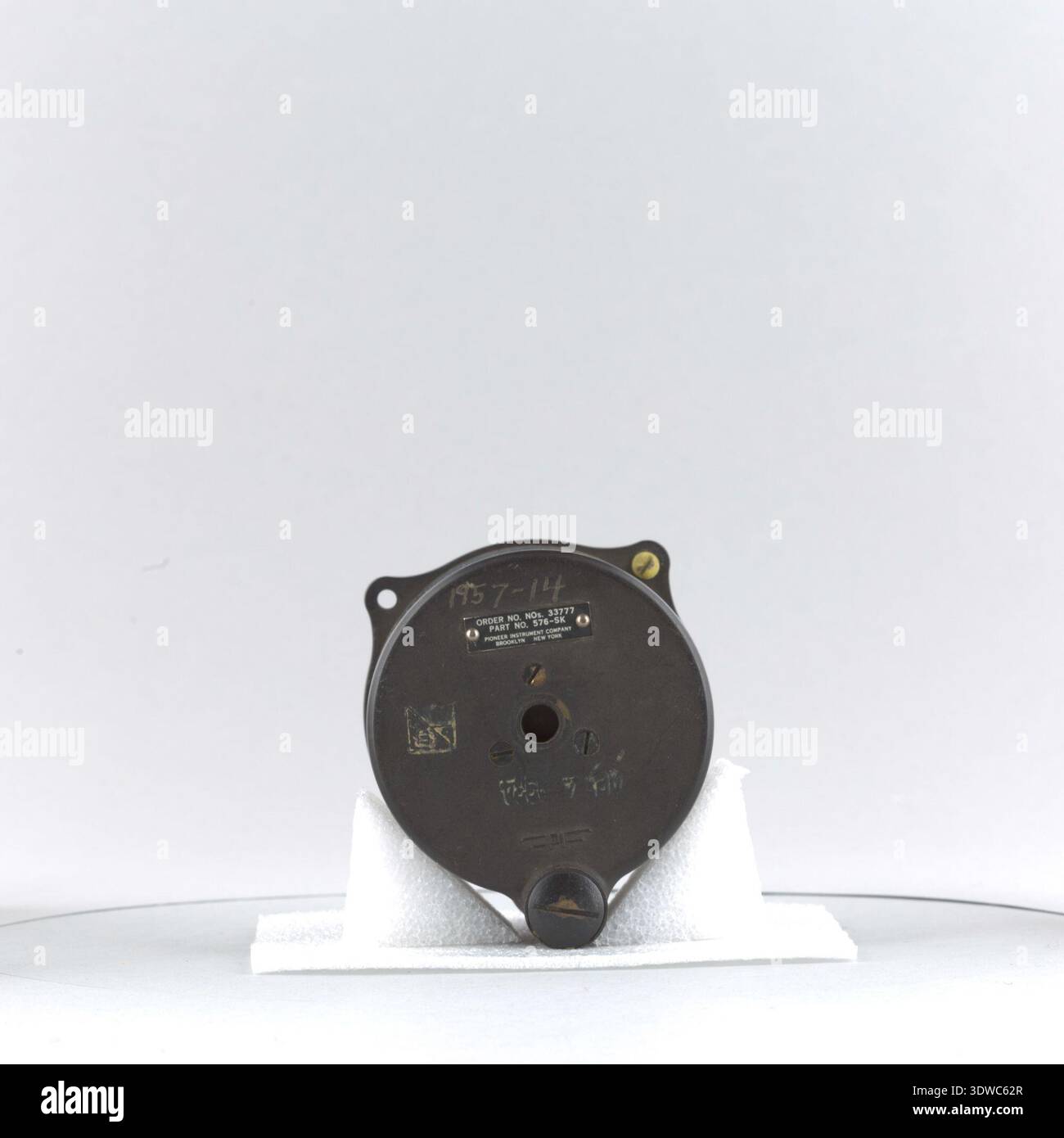 G-Meter / Accelerometer was an aviation instrument designed to display ...