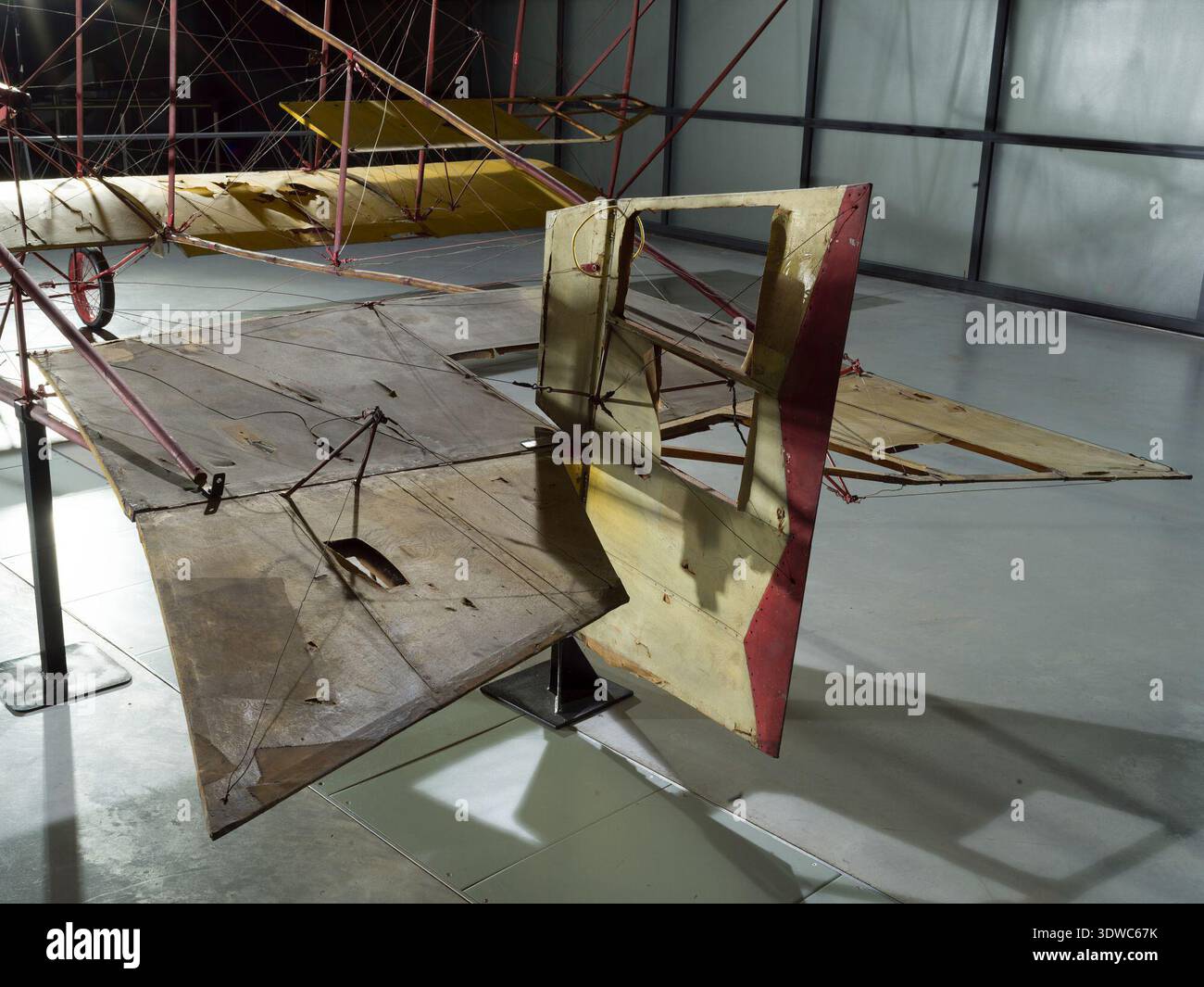 Pre 1910 flying machine hi-res stock photography and images - Alamy