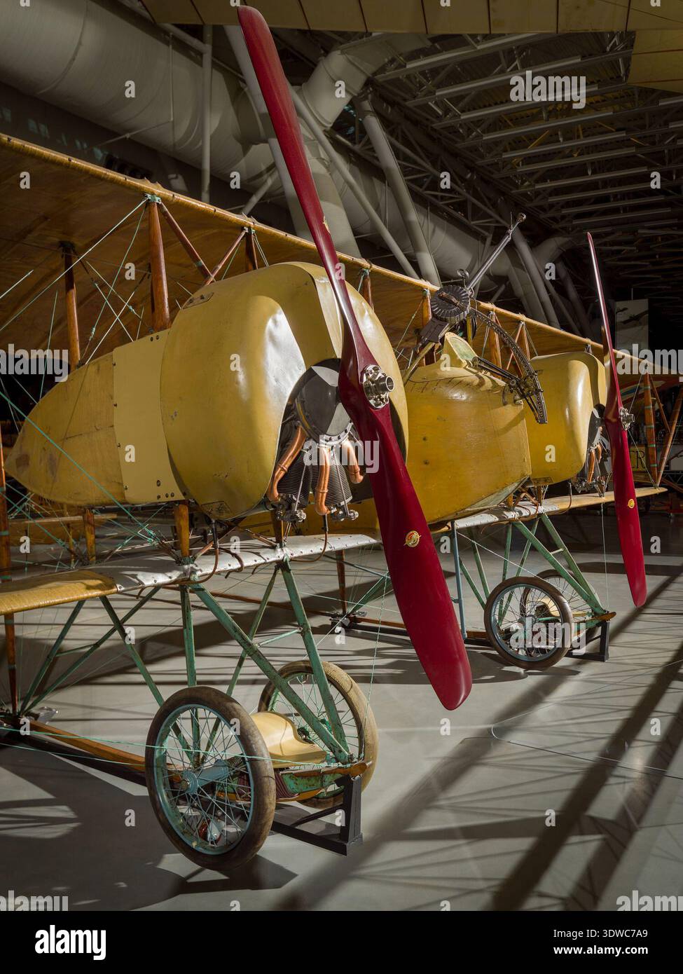 Duplicate entry of ID 5794; archival photographic record of Caudron G.4 ...