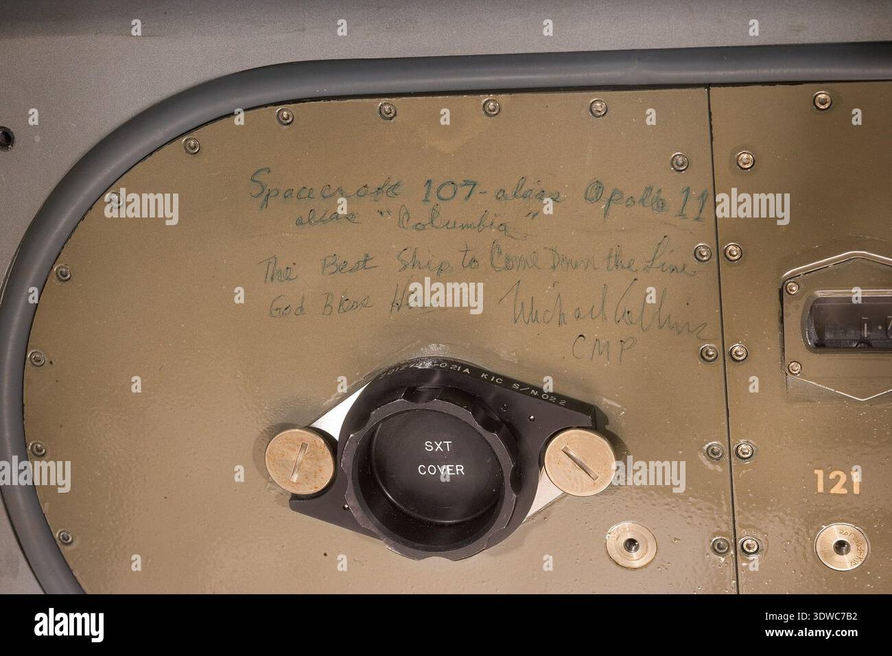 The Command Module Re Entry Earth return spacecraft element hi-res stock photography and images - Alamy