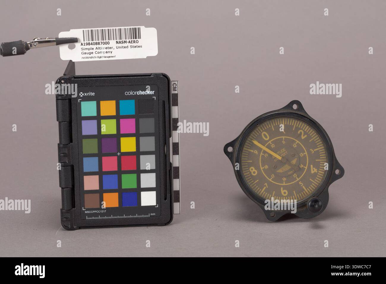 Brown dial white scale markings hi-res stock photography and images - Alamy