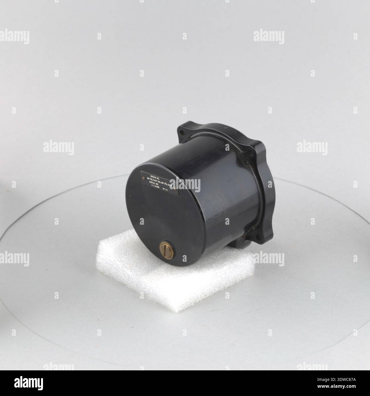 2 inch housing depth hi-res stock photography and images - Alamy