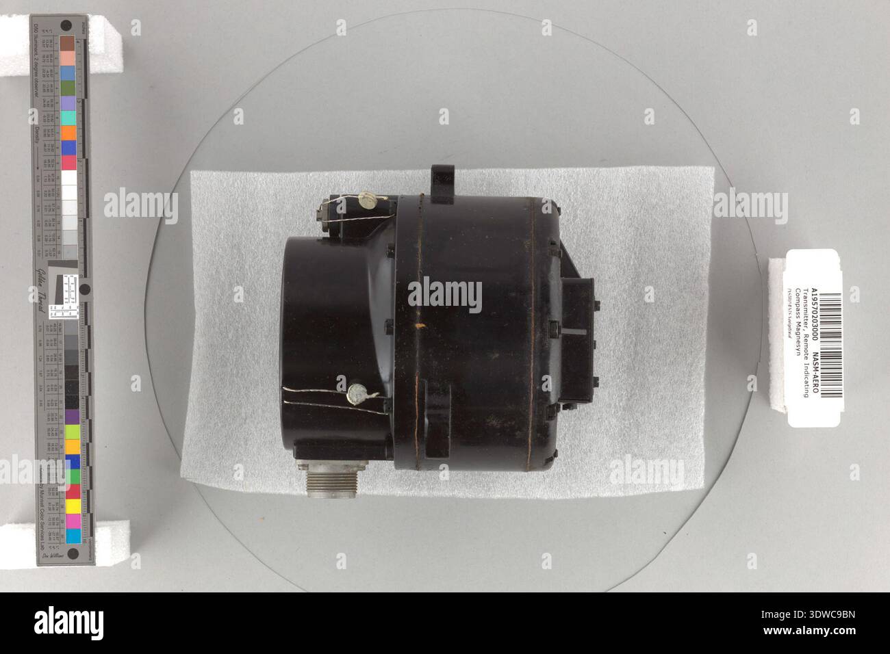 Remote Indicating Instruments Aircraft heading reference hi-res stock photography and images - Alamy