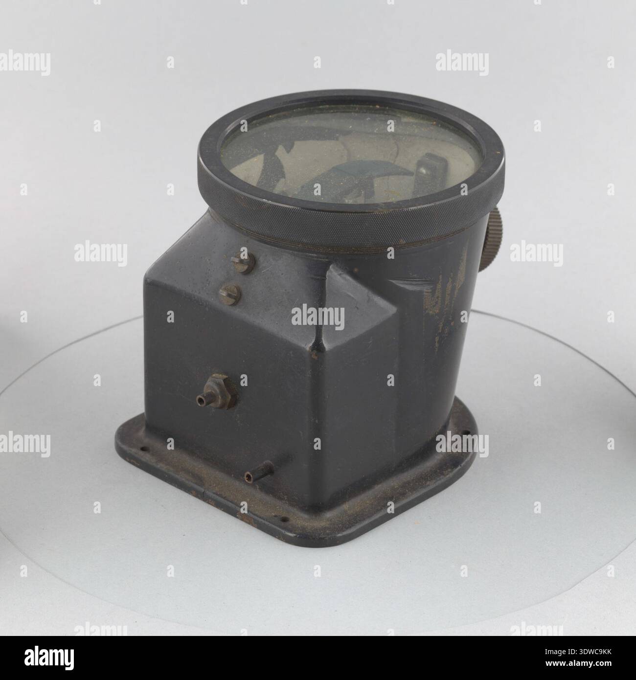 Omni Instruments Inclinometer The inclinometer, a pressure-operated instrument with a 4-5/8 inch ...