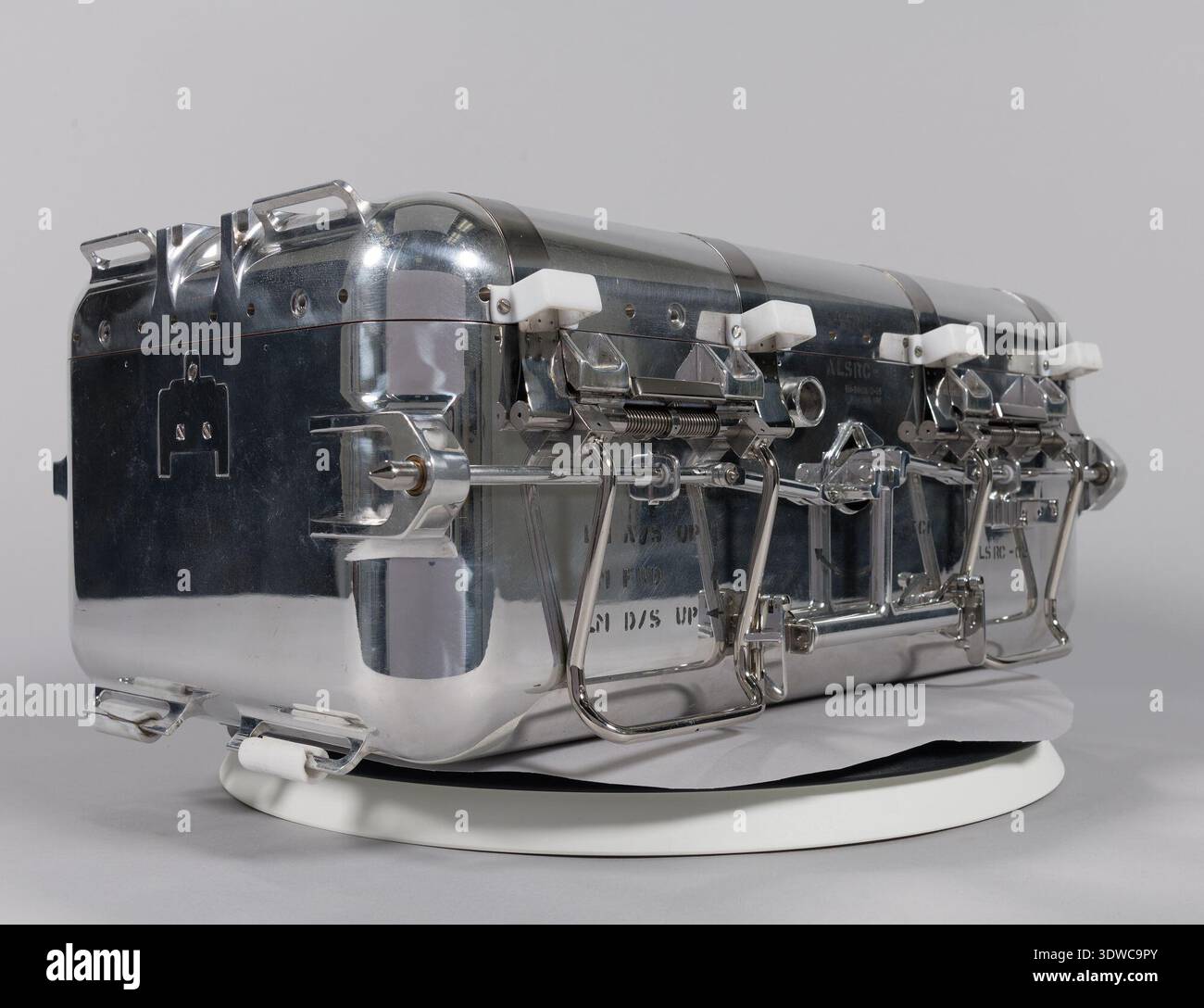Sample containment device hi-res stock photography and images - Alamy