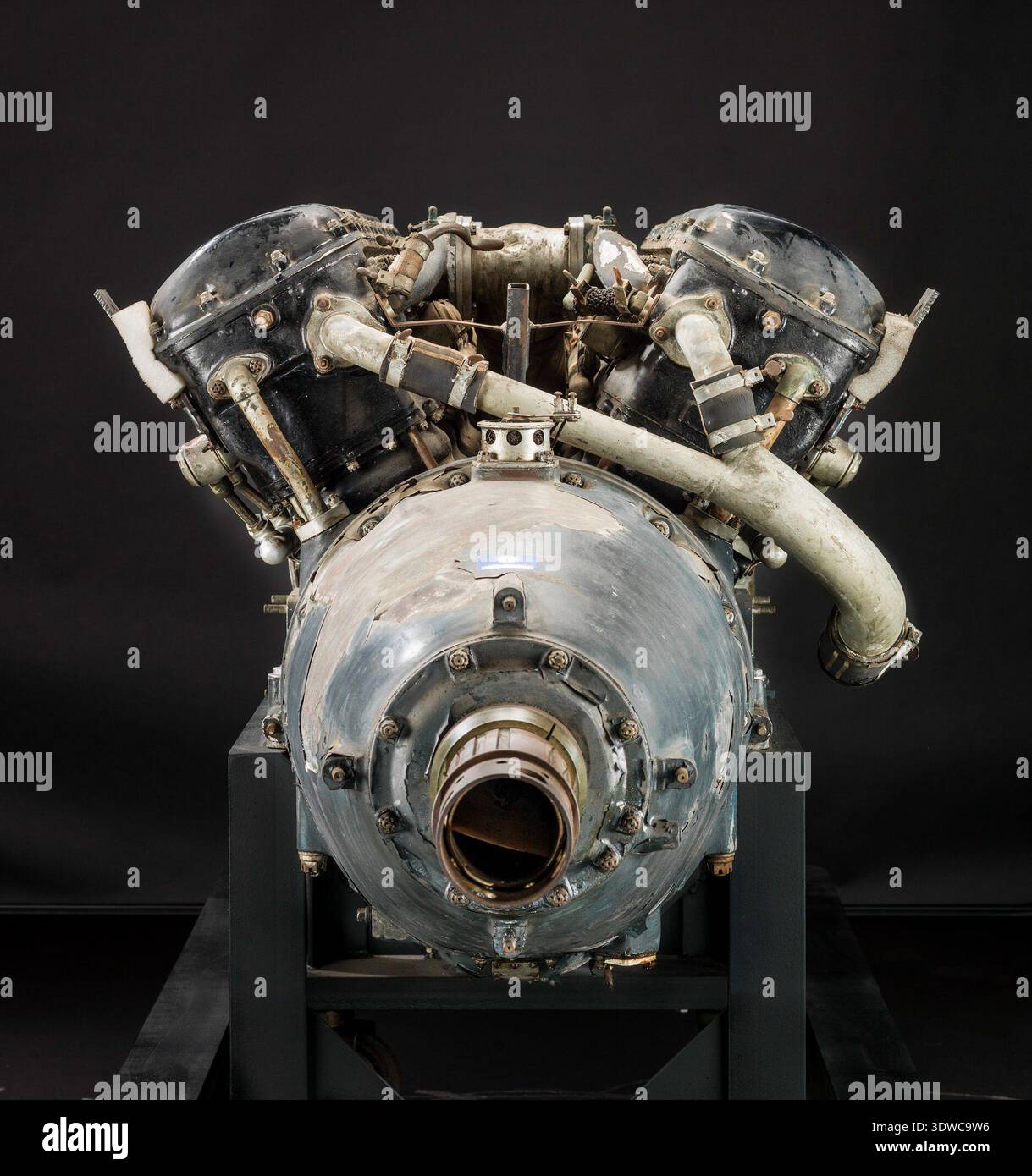 Bell p 39 propulsion system hi-res stock photography and images - Alamy