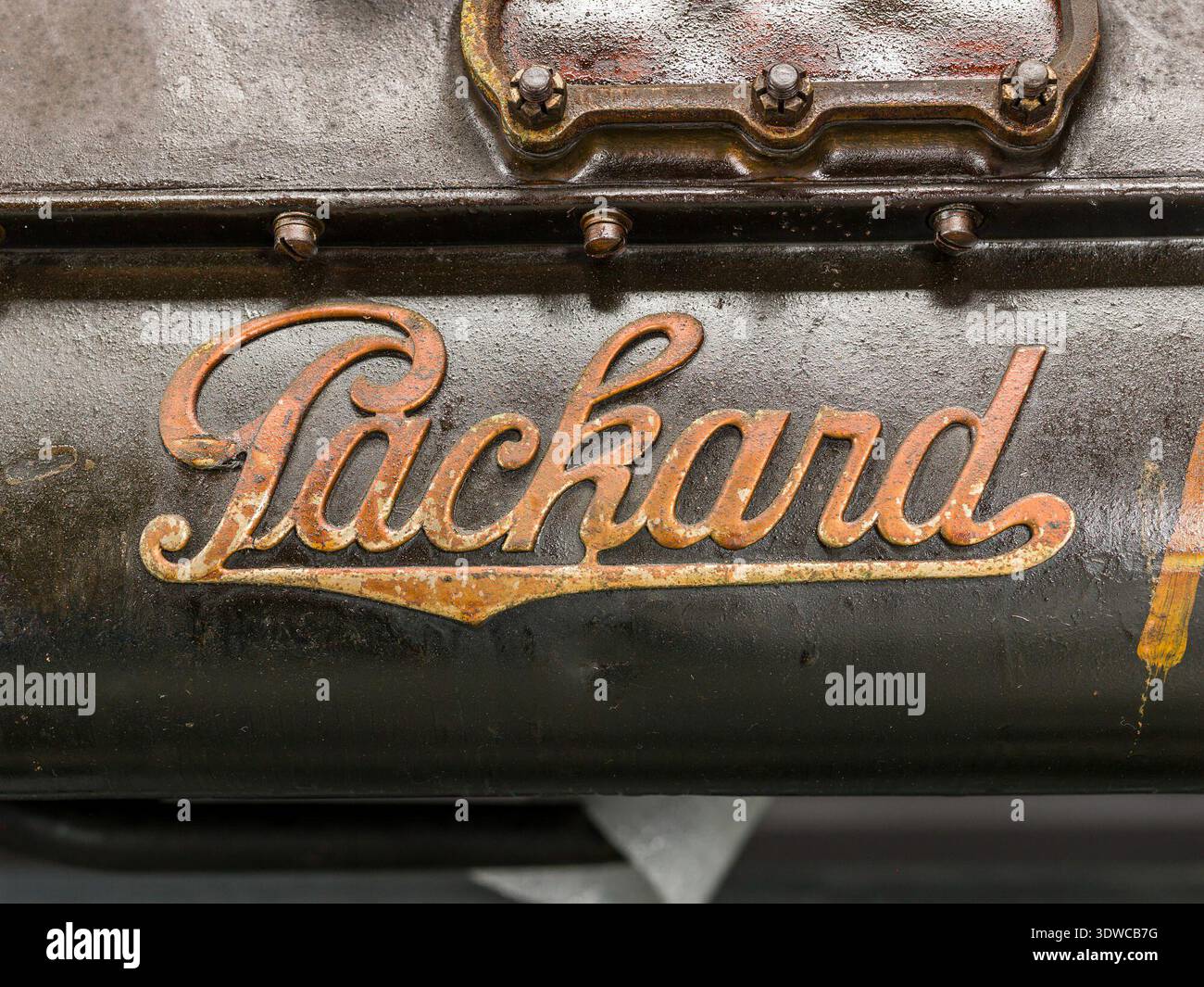 Packard 2A-1500 was a circa 1925 American inverted V-12 liquid-cooled ...