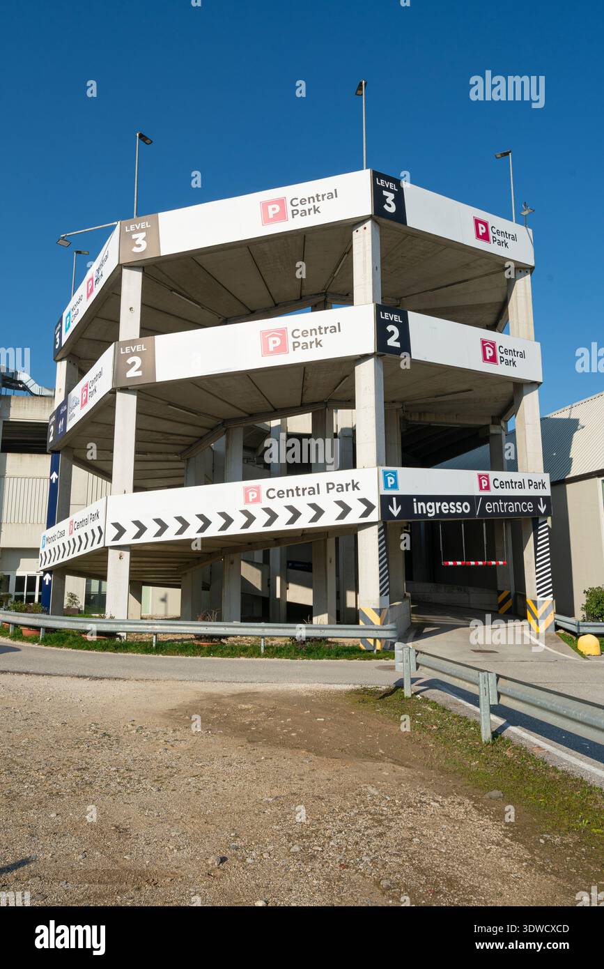 2 Storey Ramp External view of the entrance ramp to a multi-storey car park Stock ...