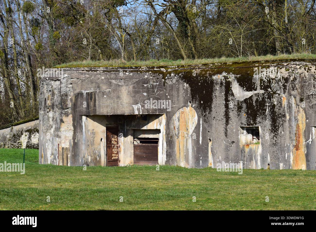 172e RIF Ligne Maginot Lorraine Moselle Thionville Metz fortifié Alsace casque
