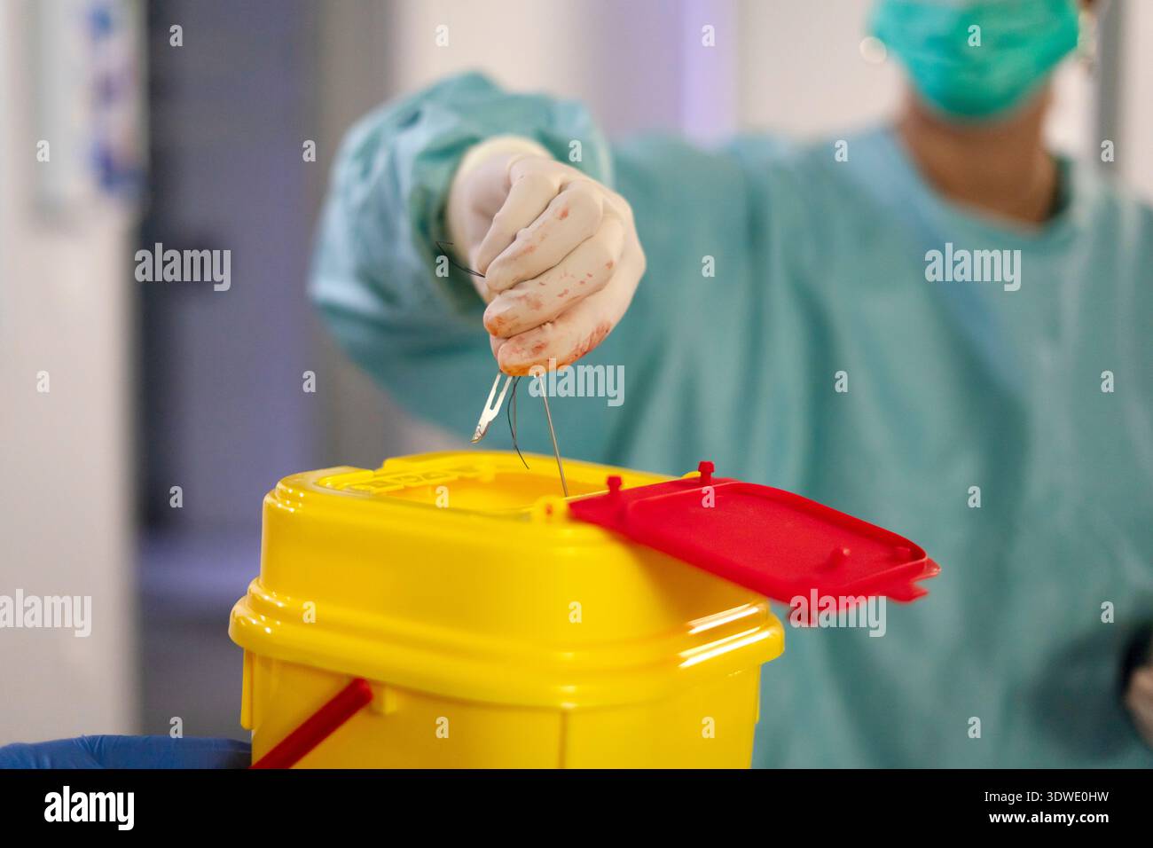 Biohazard container nurse hi-res stock photography and images - Alamy