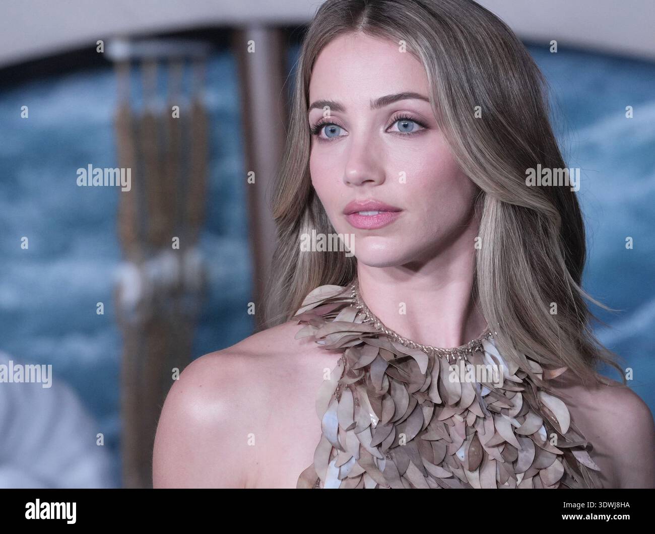 Emily Rudd Peace Emily Rudd arrives at the Netflix's ONE PIECE: INTO THE GRAND LINE Los ...
