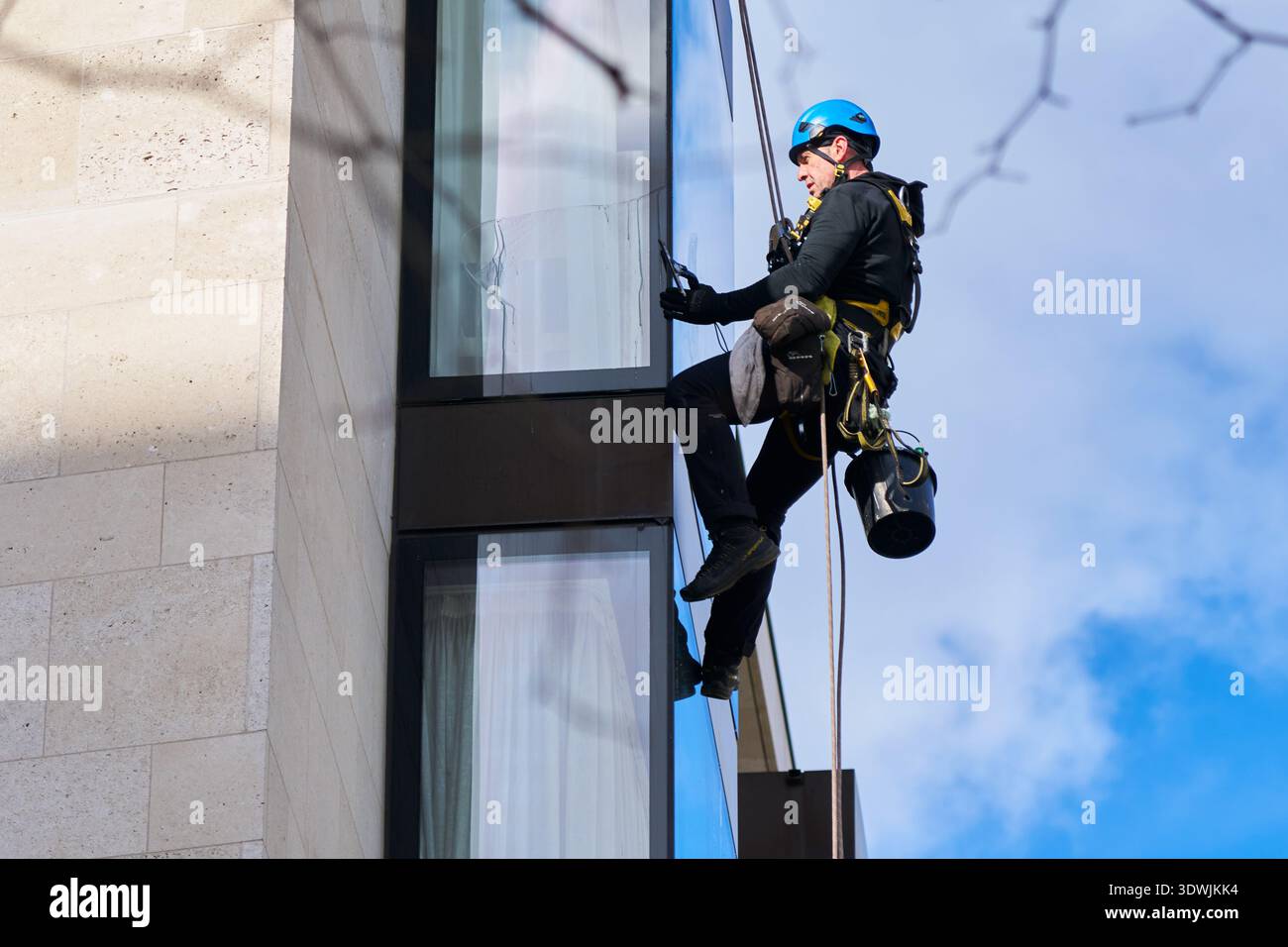 Window Rapelling Rappelling window cleaner hi-res stock photography and images - Alamy