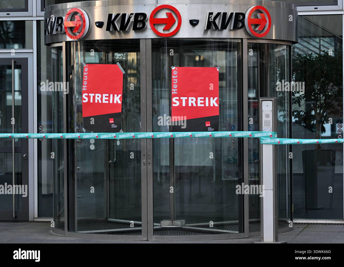 27.02.2026, xophax, Wirtschaft Verkehr , ÖPNV, KVB Streik - Kölner ...