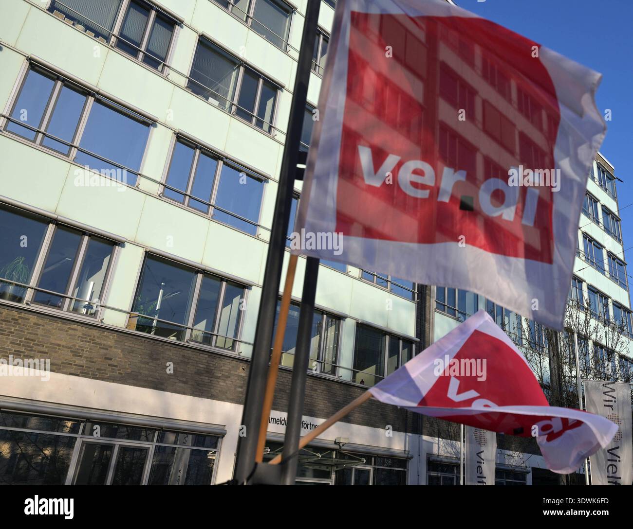 27.02.2026, xophax, Wirtschaft Verkehr , ÖPNV, KVB Streik - Kölner ...