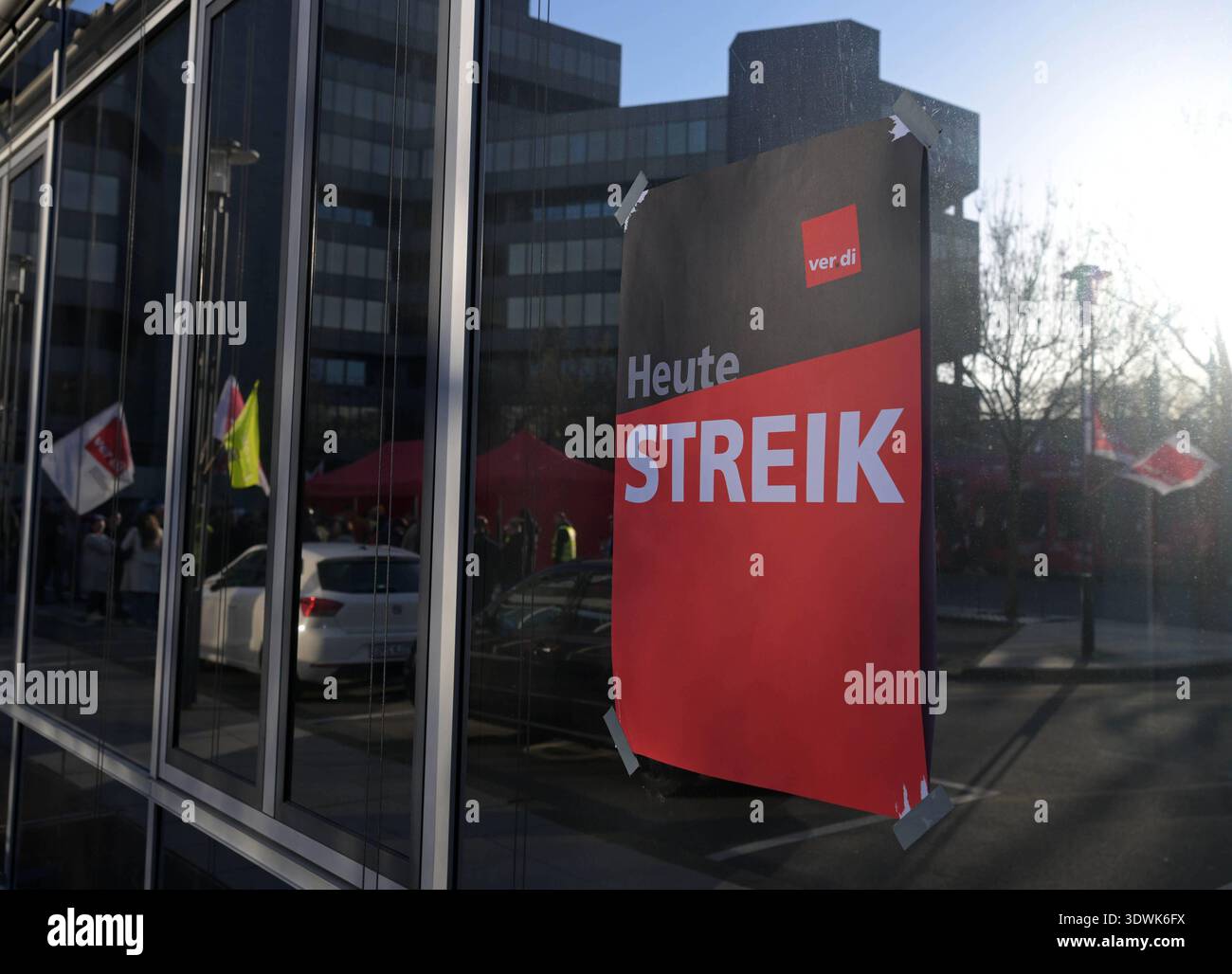 27.02.2026, xophax, Wirtschaft Verkehr , ÖPNV, KVB Streik - Kölner ...