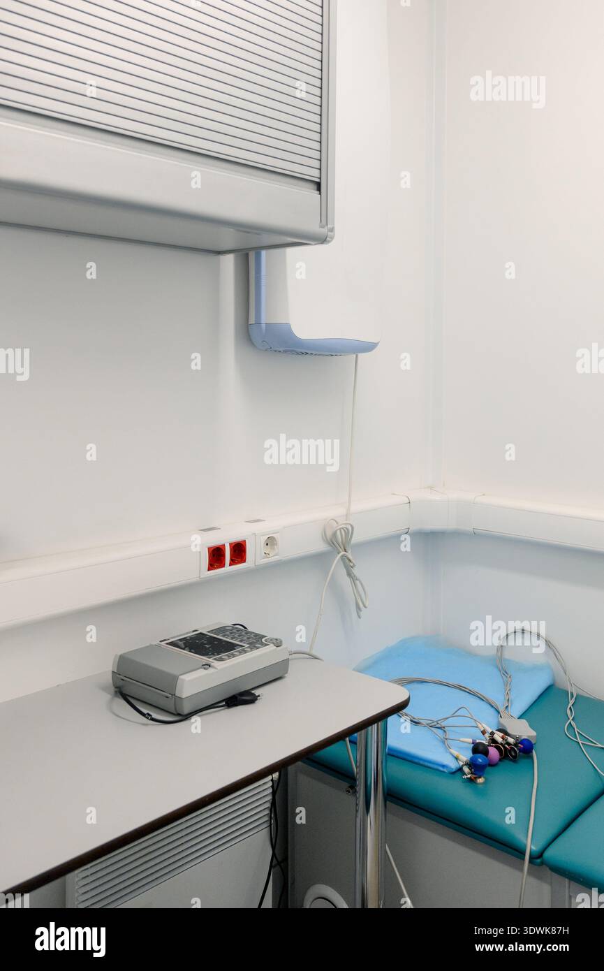 Exam Room Instruments Sterile medical examination room features hi-res stock photography and ...