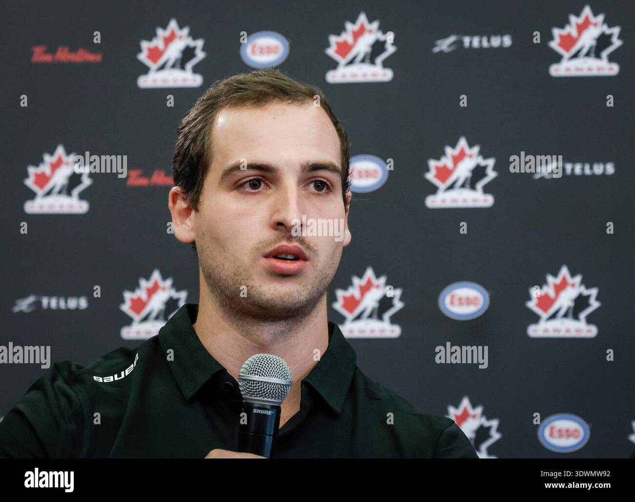 Canadian men‚Äôs Para hockey team player Dominic Cozzolino speaks to ...