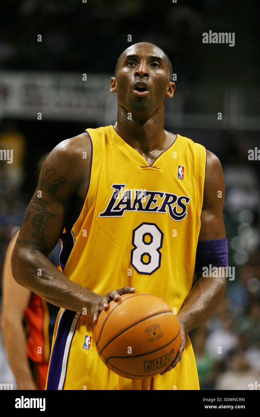 Kobe bryant lakers 2005 hi-res stock photography and images - Alamy