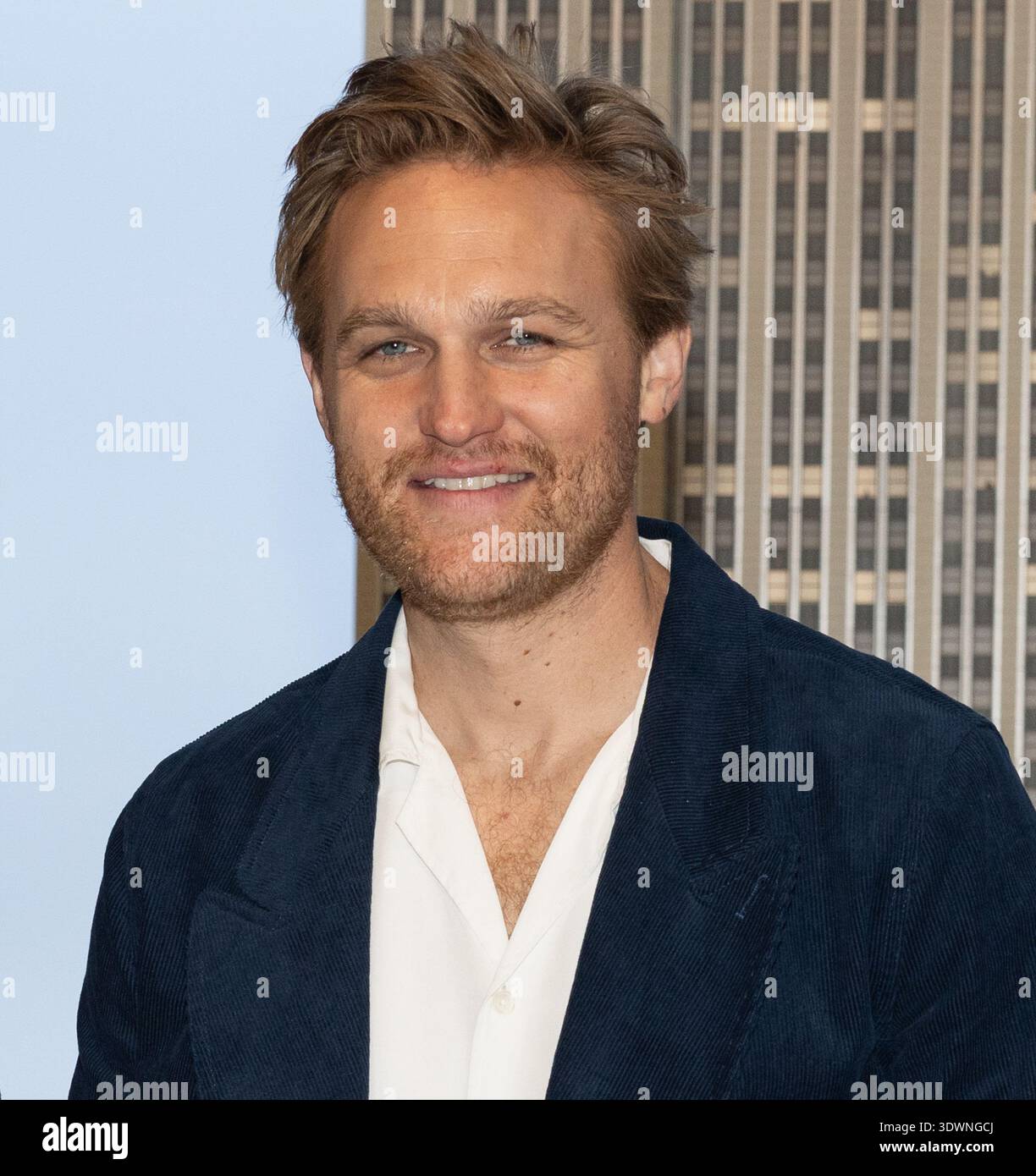 Wyatt Russell visits the Empire State Building to celebrate season two ...