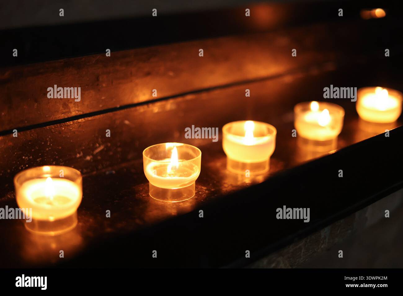 Flame of hope hi-res stock photography and images - Alamy