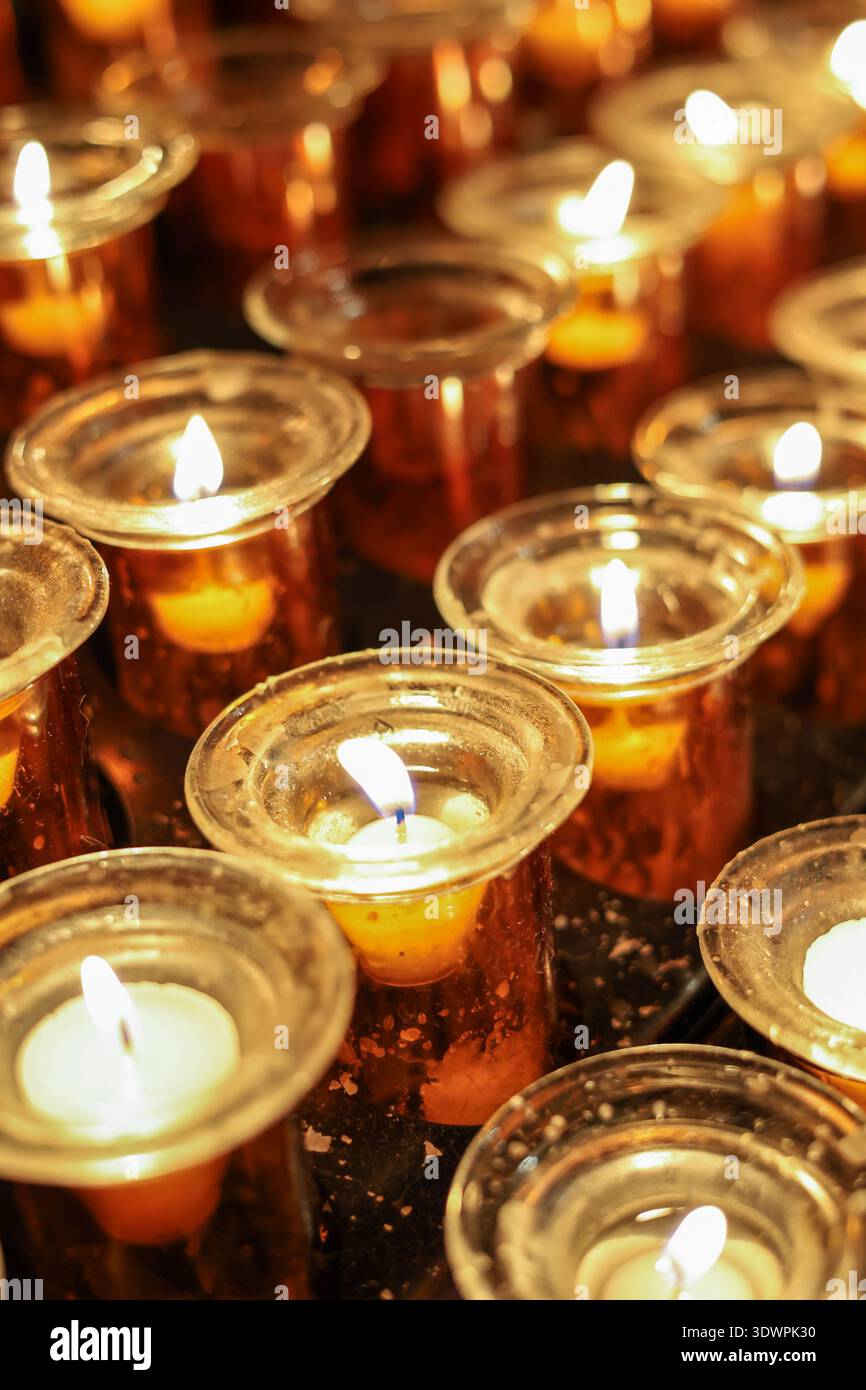 置物 flame of hope Flame of hope hi-res stock photography and images - Alamy