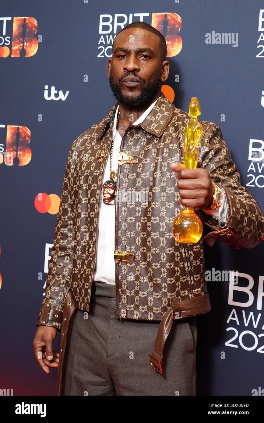 skepta-with-the-best-dance-act-award-during-the-brit-awards-2026-at-co