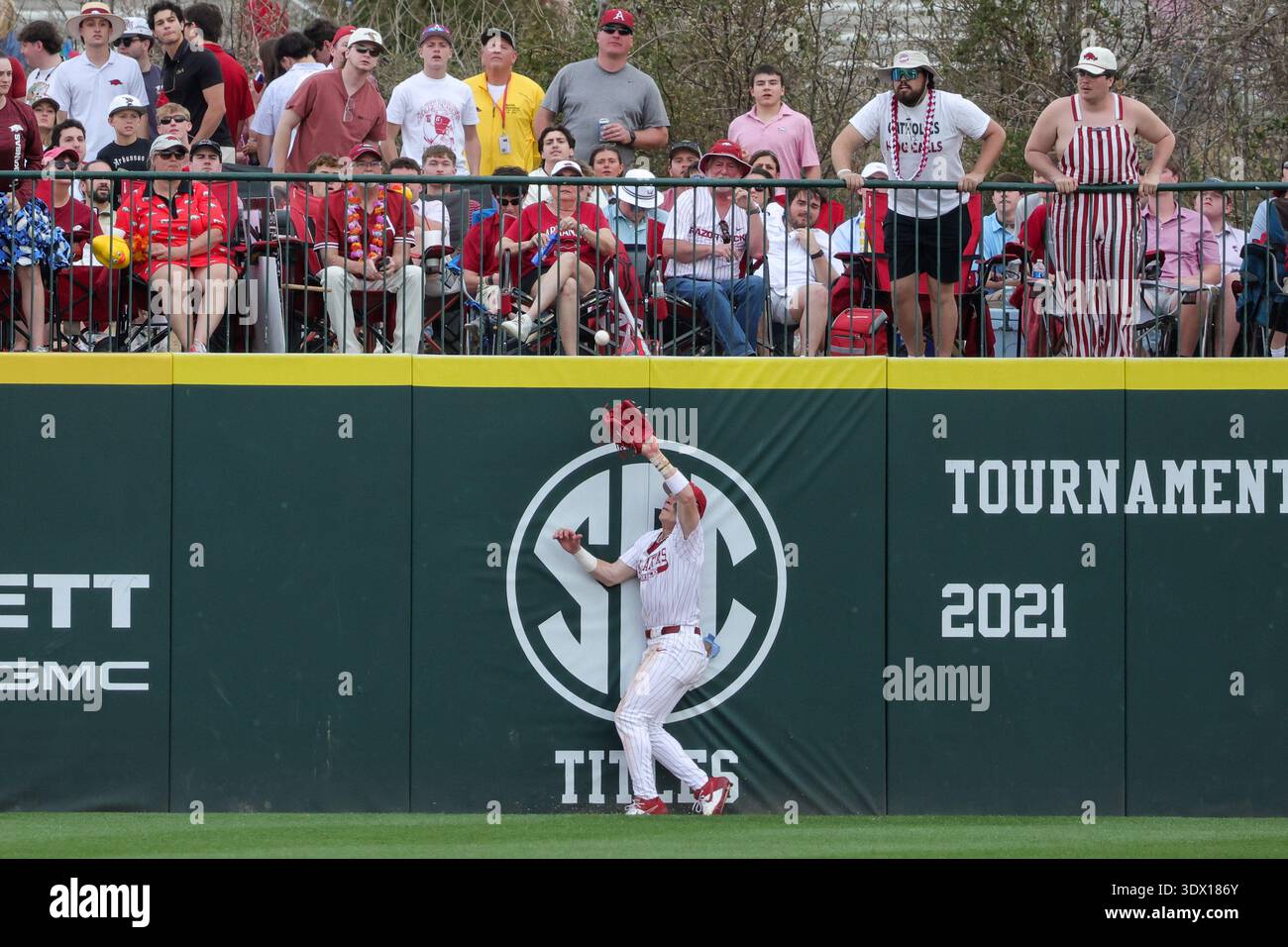 Defeated Razorback February 28, 2026: Razorback center fielder Maika Niu (4) leans up ...