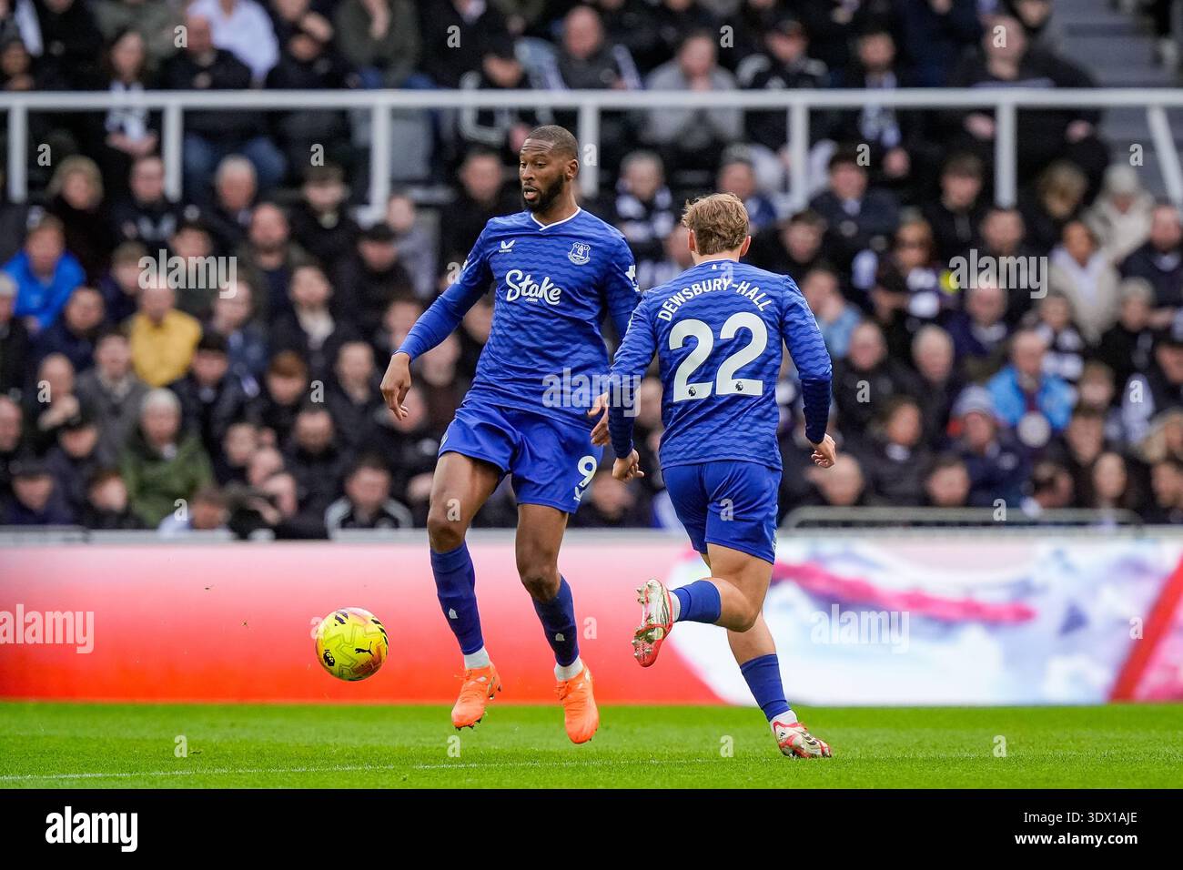 Newcastle, UK. 28th Feb, 2026. Yoane Wissa of Newcastle United controls the ball during the Premier League match Newcastle Untied vs Everton at St. James's Park, Newcastle, United Kingdom on 28 February Newcastle, UK. 28th Feb, 2026. Yoane Wissa of Newcastle United controls the ball during the Premier League match Newcastle Untied vs Everton at St. James's Park, Newcastle, United Kingdom on 28 February
