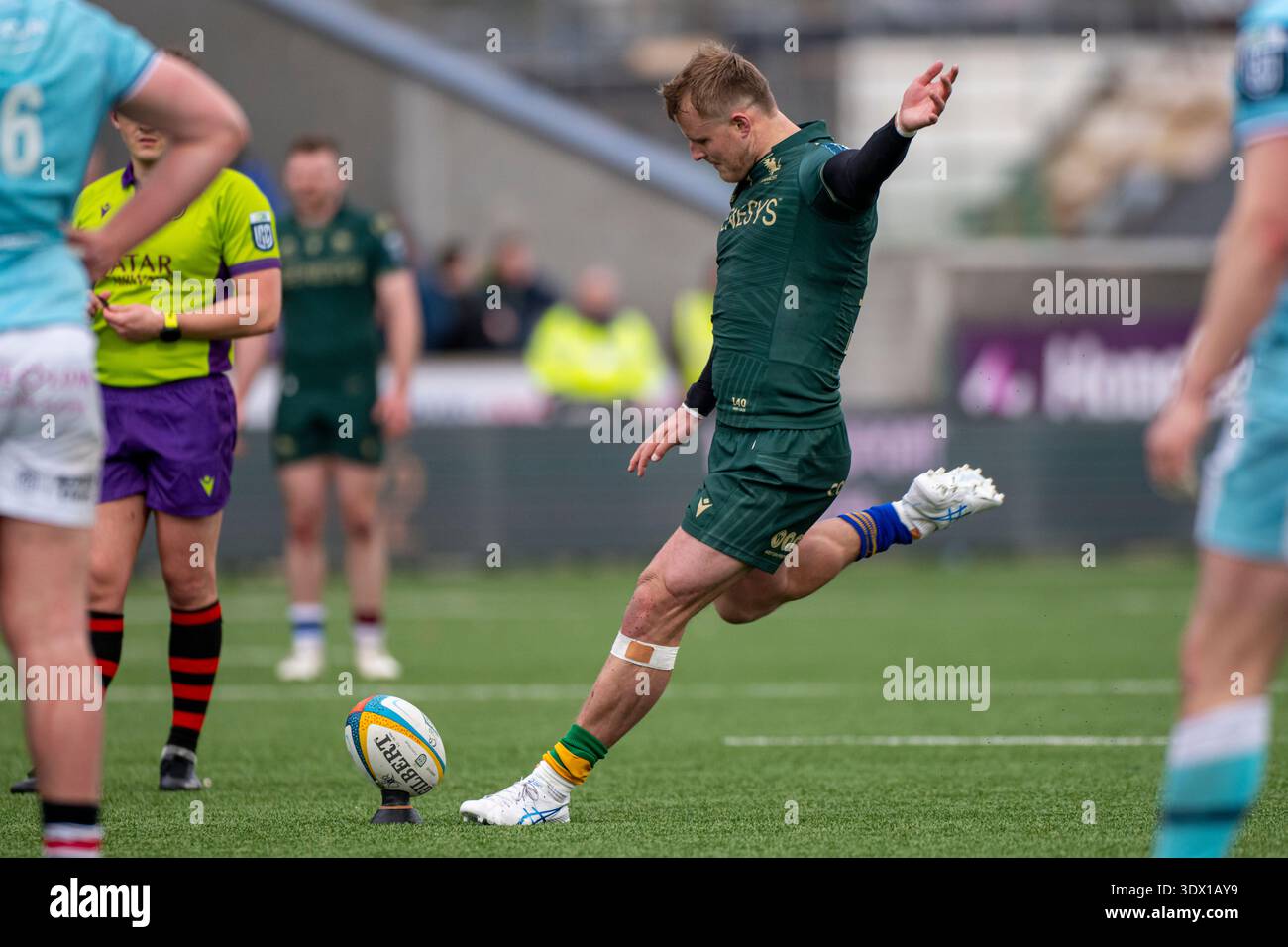 Sam Gilbert Rugby Sam Gilbert of Connacht Rugby kicks the conversion during the United ...