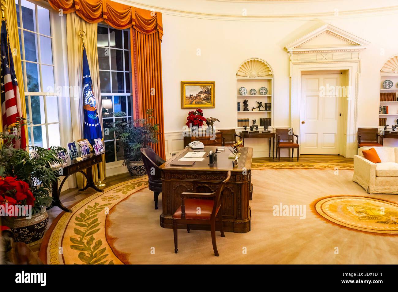 Simi Valley, CA, USA - November 29, 2025: Replica of the White House ...