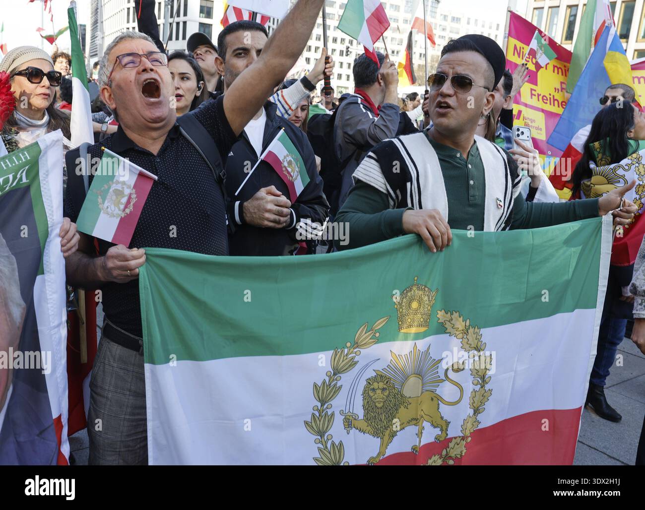 Iran monarchy protest hi-res stock photography and images - Alamy