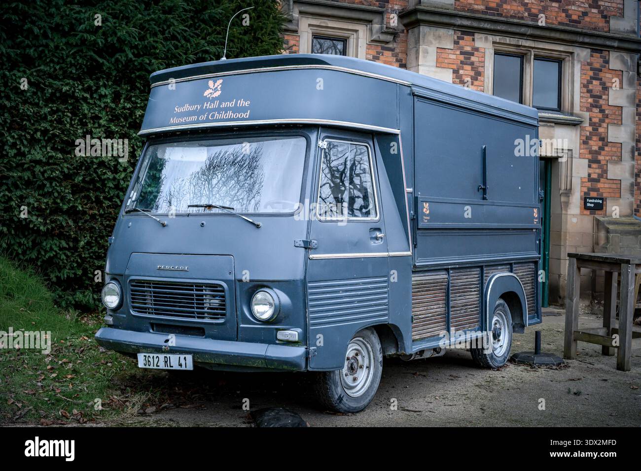 Eligor J7 Peugeot Samu de L Yonne 101404