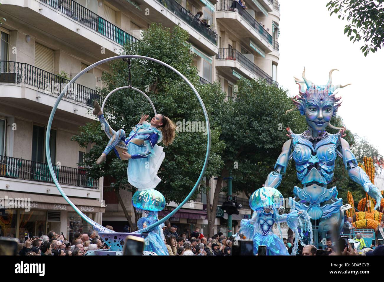 Parade float aerial hi-res stock photography and images - Alamy