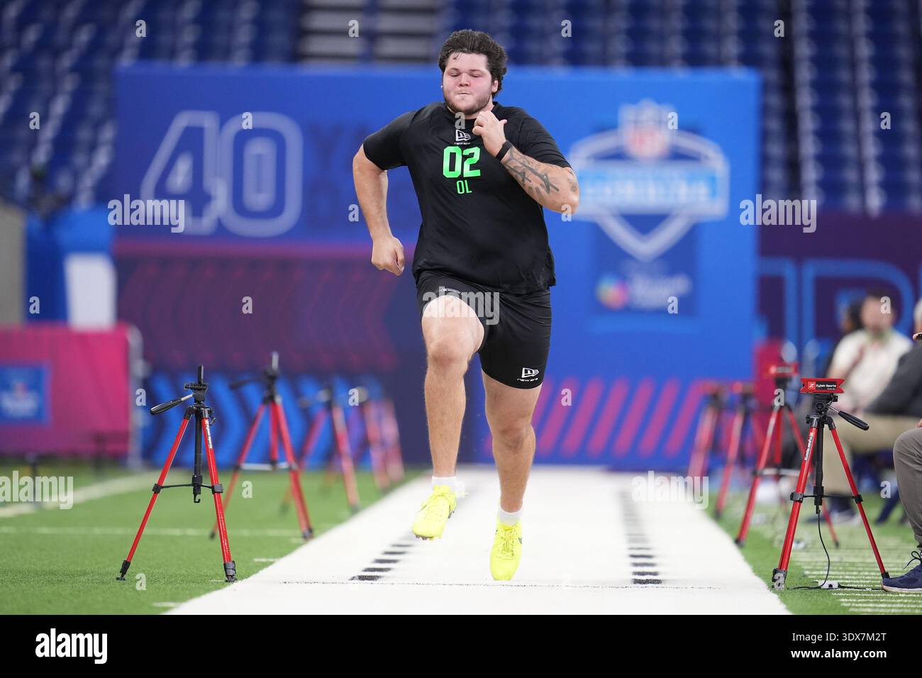 Florida offensive lineman Austin Barber (02) runs a drill at the NFL ...