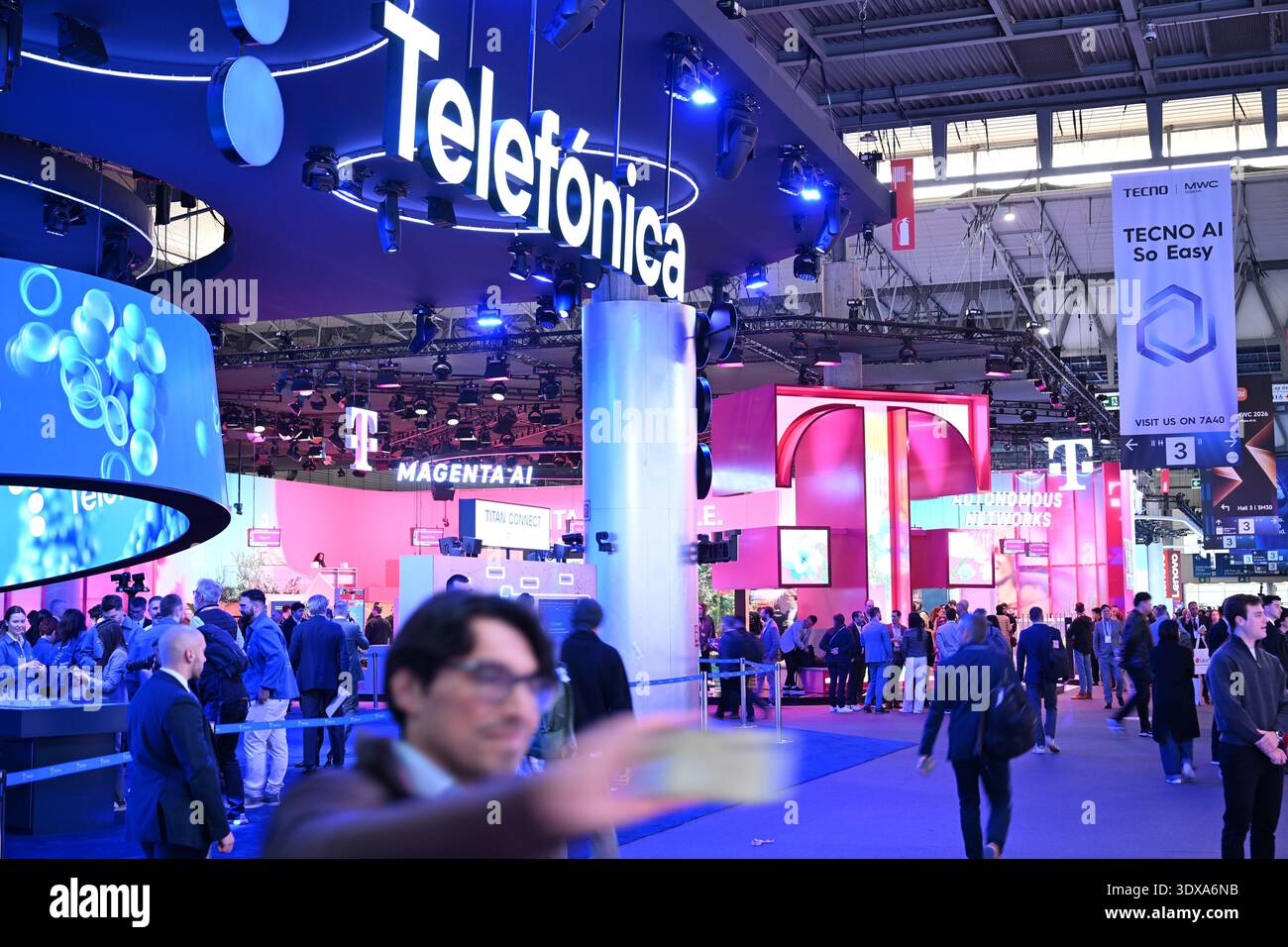 dpatop - 02 March 2026, Spain, Barcelona: A visitor to the Mobile World ...