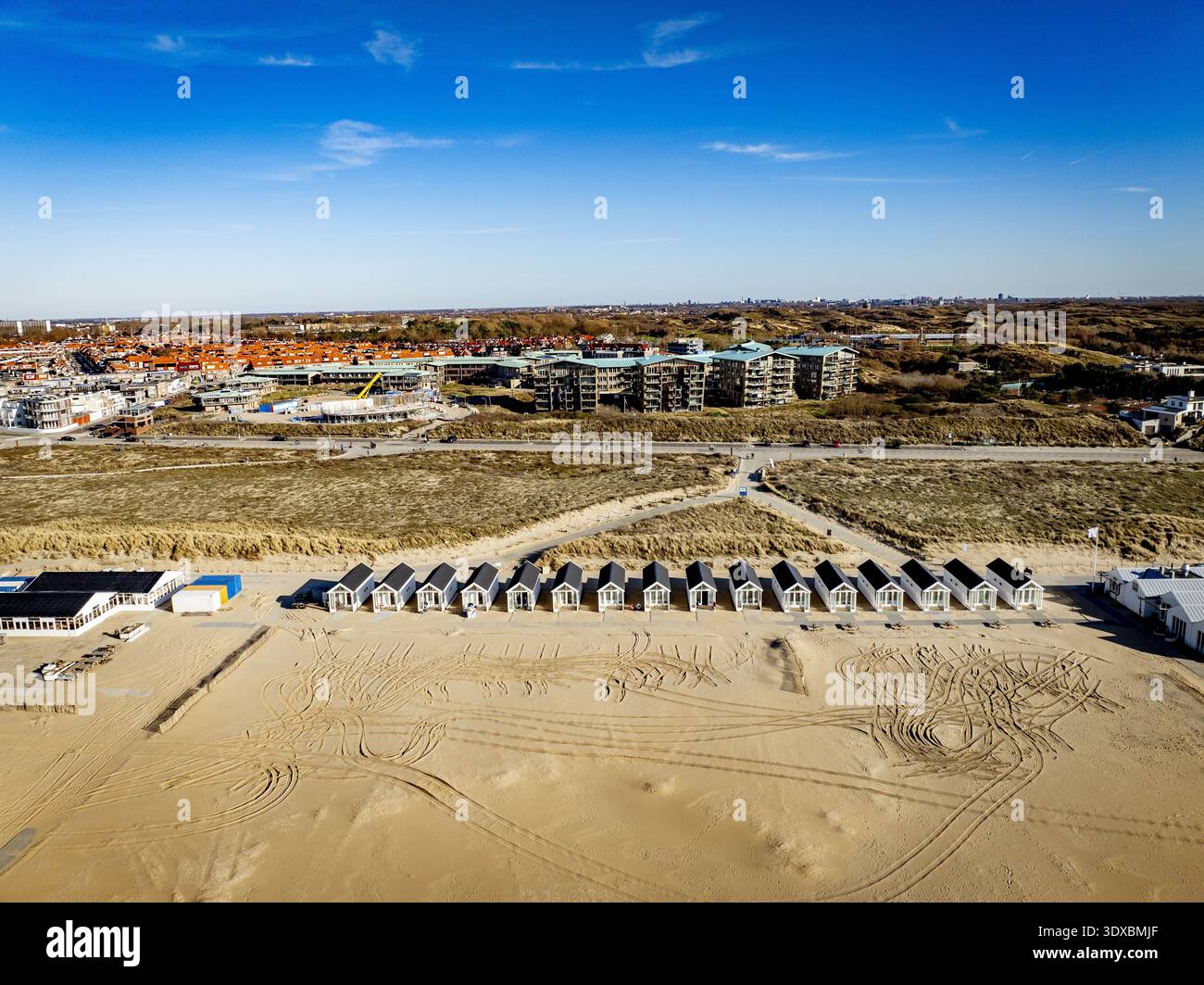 katwijk-aan-zee-beach-houses-on-the-beach-during-the-spring-of-2026
