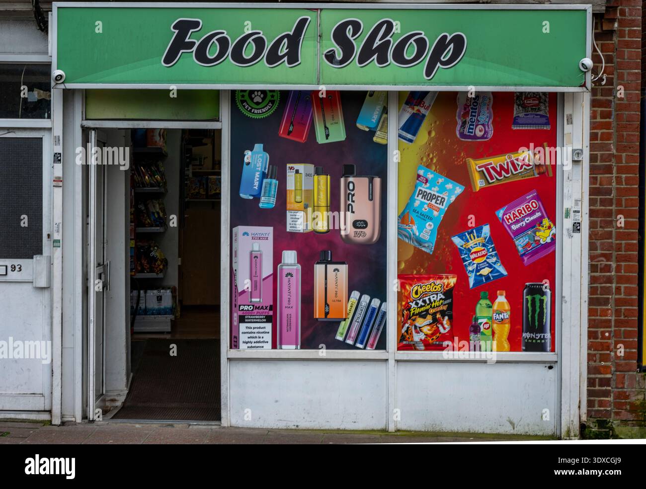 Vaping shop interior hi-res stock photography and images - Alamy