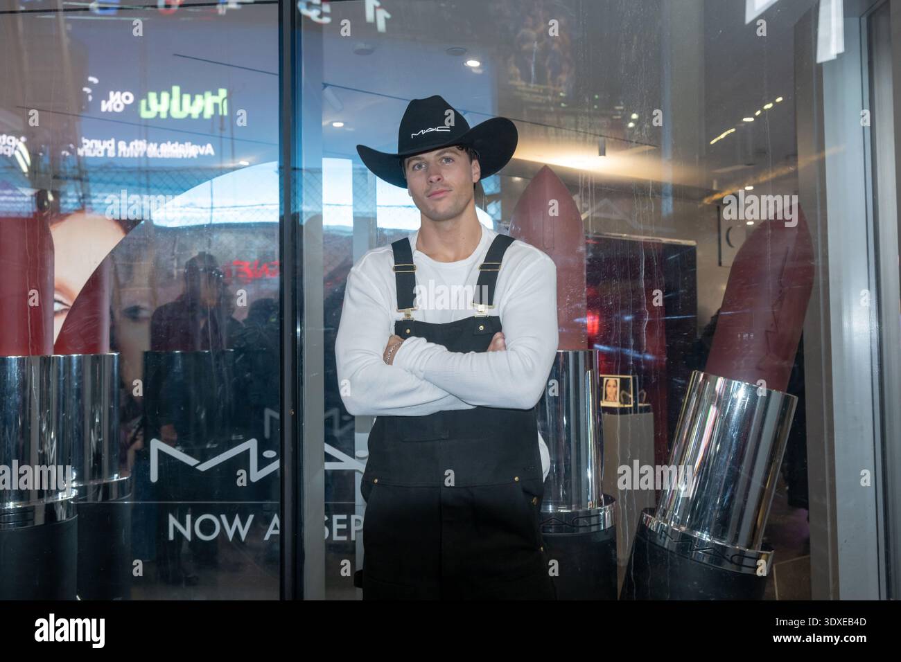 Rob Rausch Hat Rob Rausch makes a surprise appearance with MAC Cosmetics for Sephora ...