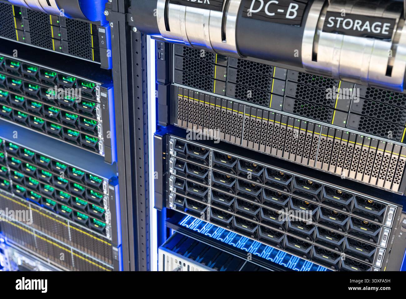 Data center cooling system hi-res stock photography and images - Alamy