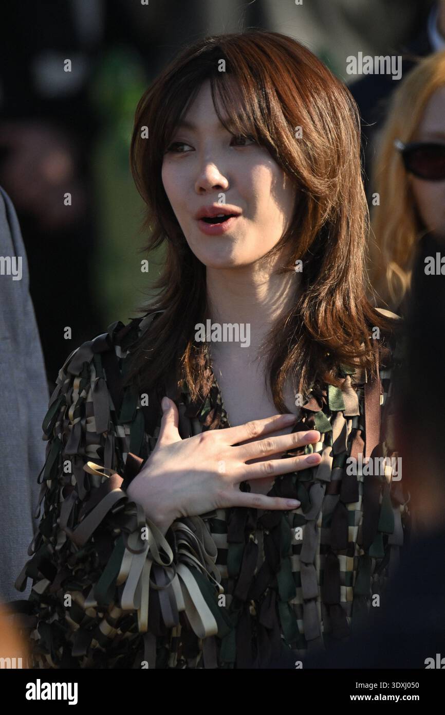 orm-kornnaphat-arriving-at-dior-show-during-fashion-week-in-paris