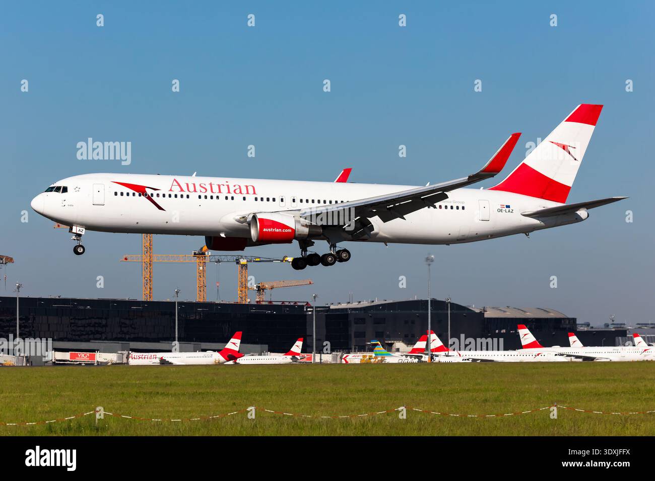 B767 300er hi-res stock photography and images - Alamy
