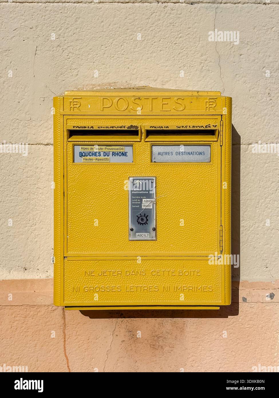 France vintage mail box hi-res stock photography and images - Alamy
