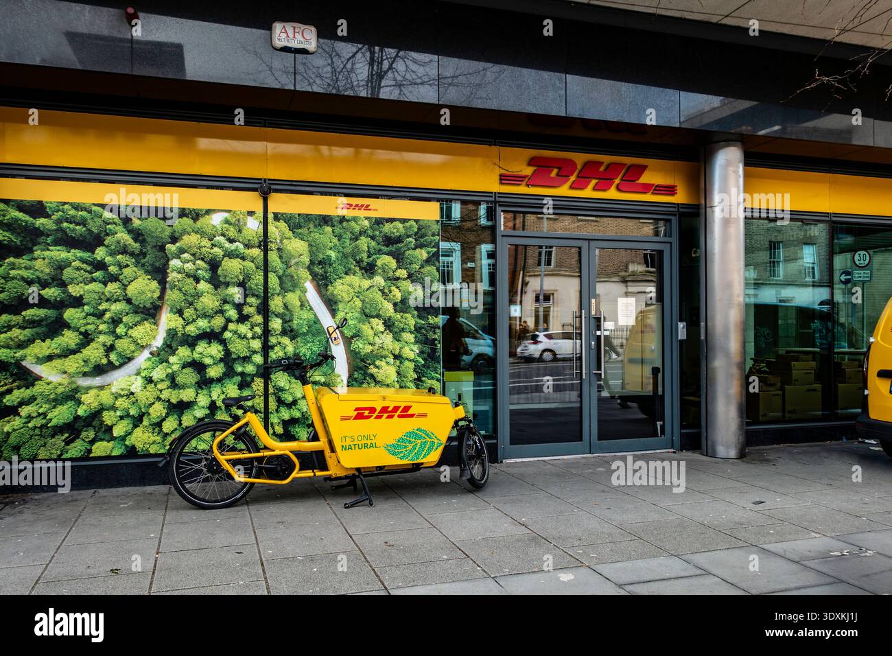 Dhl electric cargo bike hi-res stock photography and images - Alamy