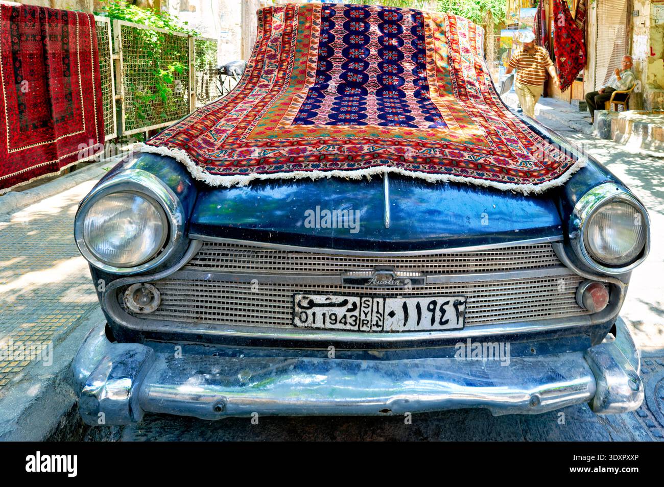 Antique carpet patterns hi-res stock photography and images - Alamy